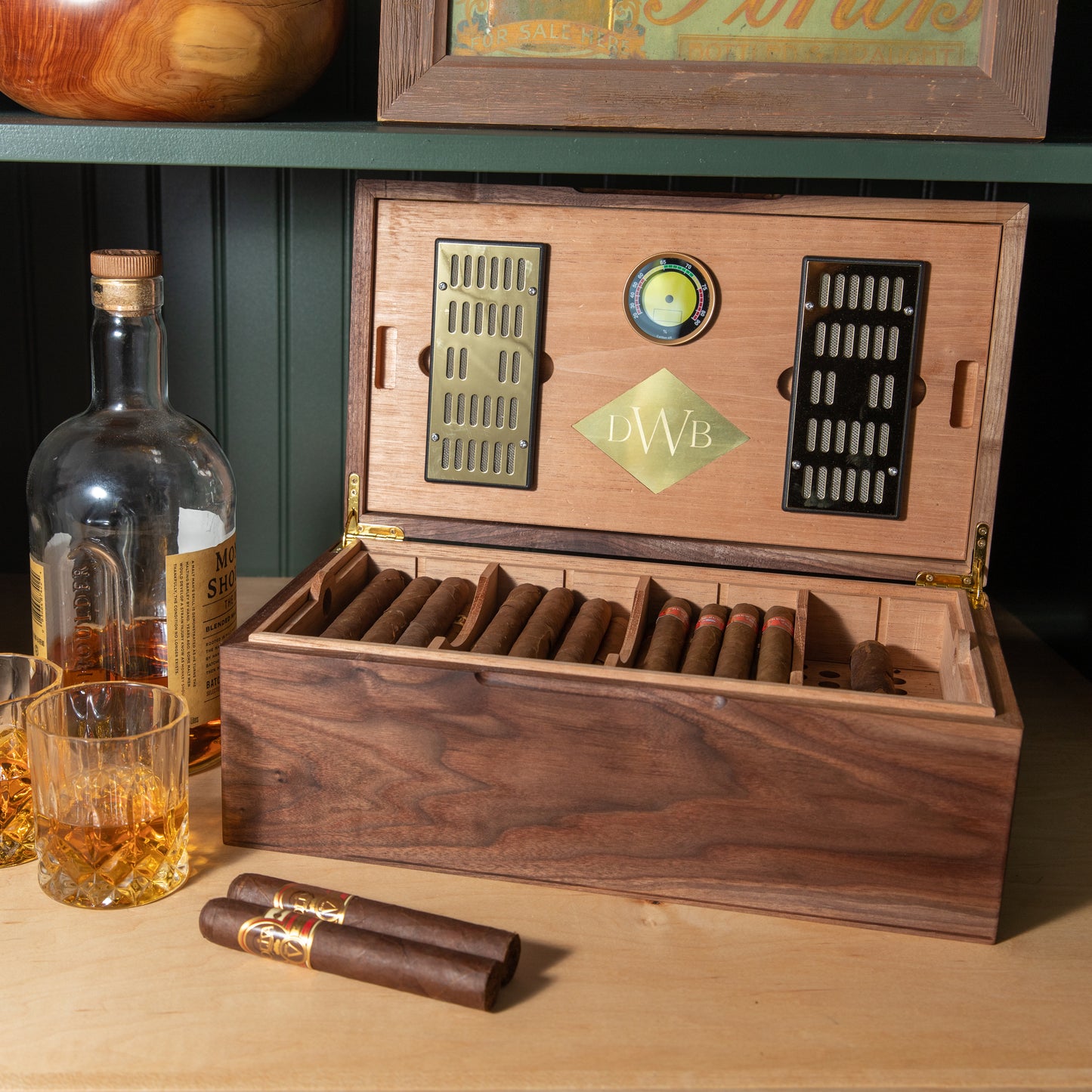 Black Walnut Humidor with Spanish Cedar Lining | 80 Churchills