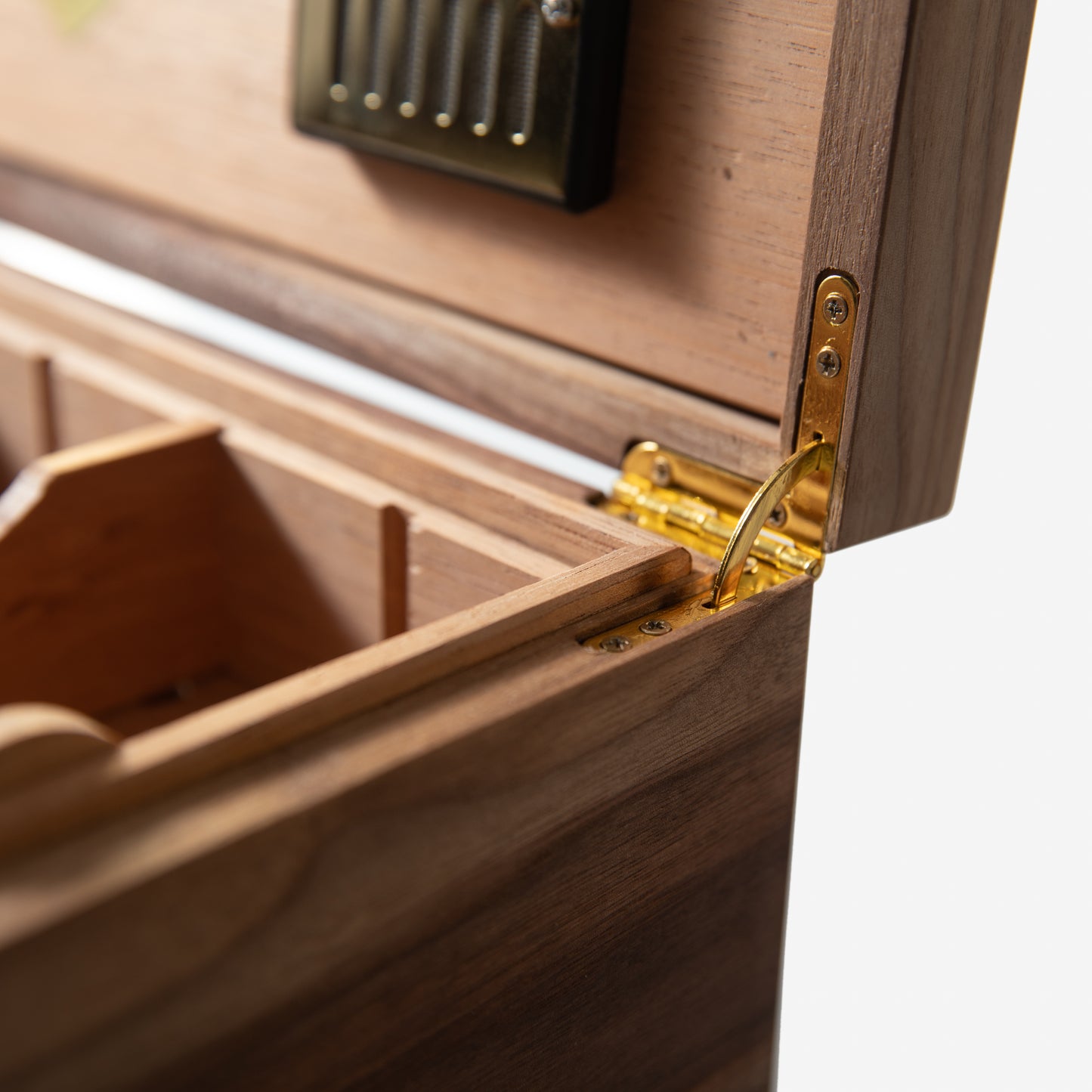 Black Walnut Humidor with Spanish Cedar Lining | 80 Churchills